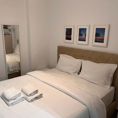Small Budget Diamond Apartment In Agias Sofias. Thessaloniki Buitenkant foto