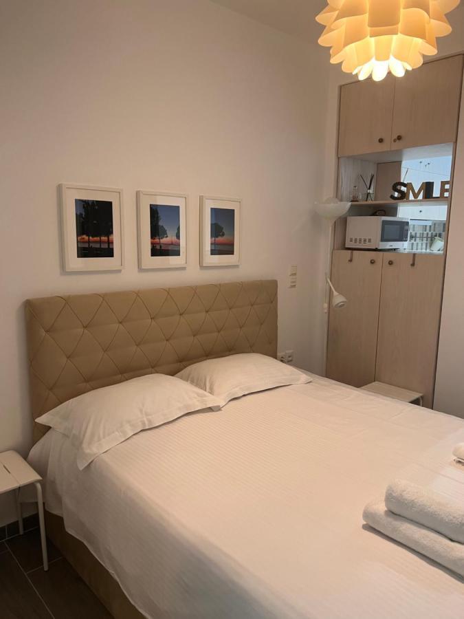 Small Budget Diamond Apartment In Agias Sofias. Thessaloniki Buitenkant foto