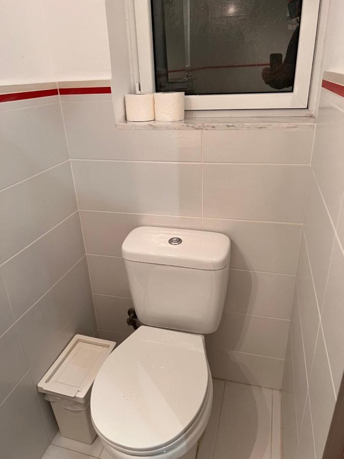 Small Budget Diamond Apartment In Agias Sofias. Thessaloniki Buitenkant foto
